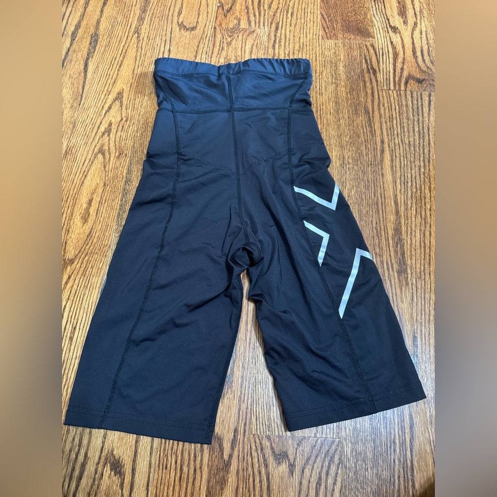 2XU Women's postpartum high waist figure flattering support compression shorts - Picture 3 of 5